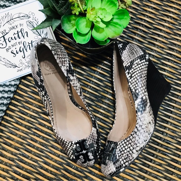 Tory Burch Brown Multi Snake Print Raleigh Wedges Sz 7.5M - Picture 2 of 12